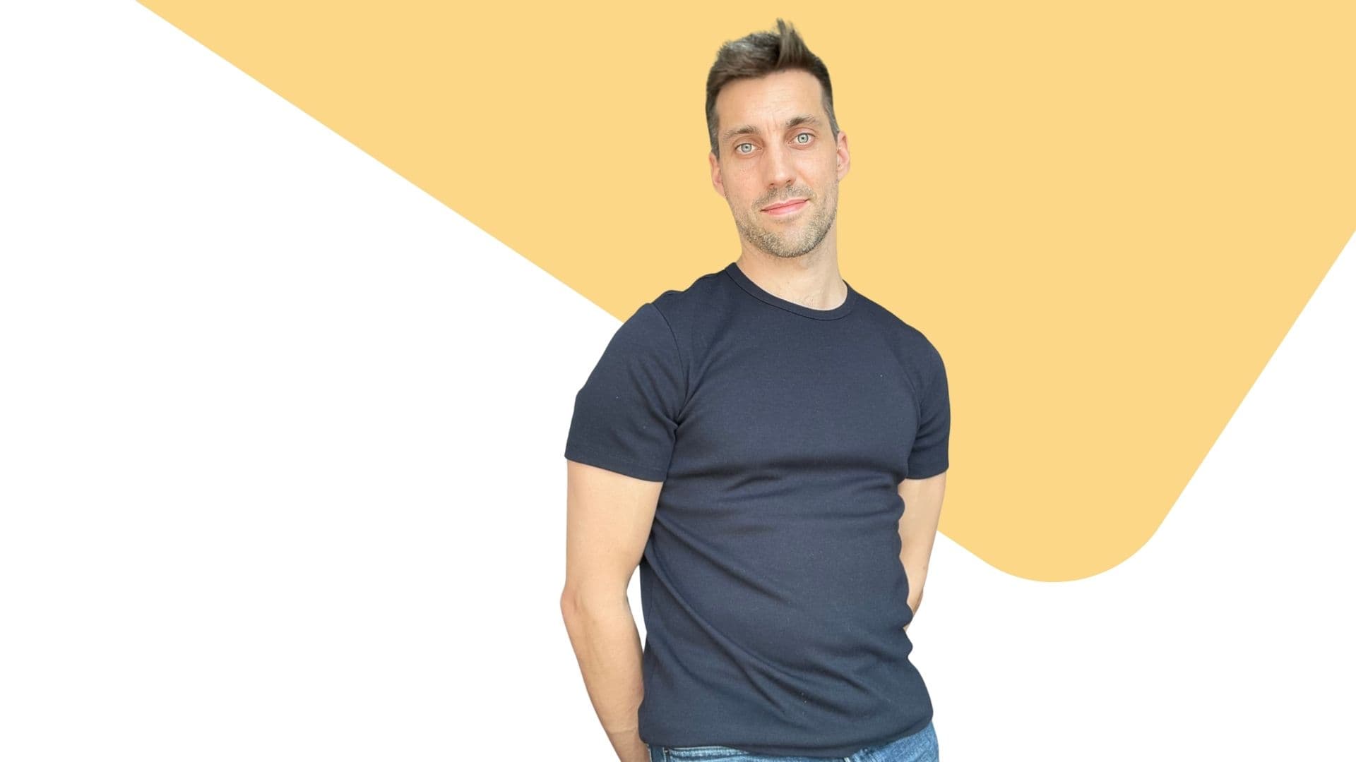 Simon Carvi - goal setting for managers training expert and founder of Monday Simon management programs